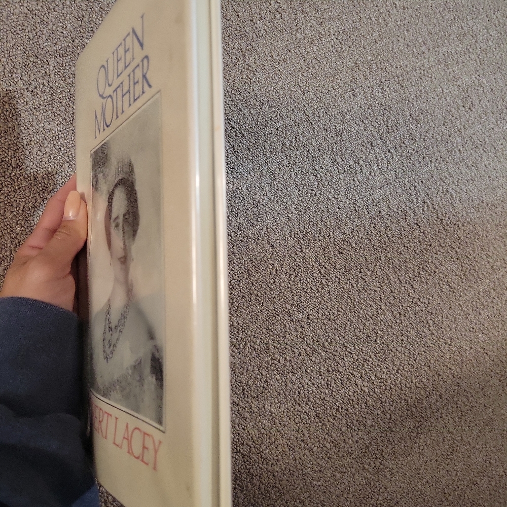 Queen Mother Robert Lacey HARD COVER 1987 - Picture 10 of 10